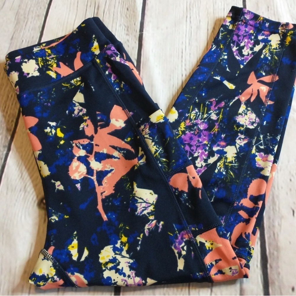 POP Fit Dark Blue Leggings with Floral Accents and Nike purple Shirt - Picture 4 of 7